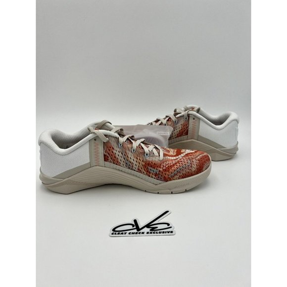 Brand New Nike Women’s  Metcon 6 size 8.5 Desert sand / Pink - Picture 7 of 11